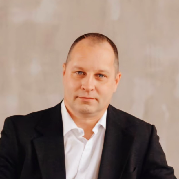 Роман Панов