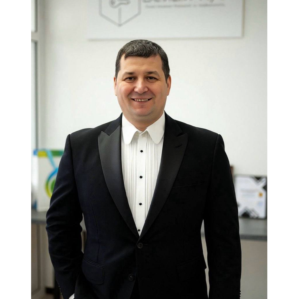 Денис Логинов