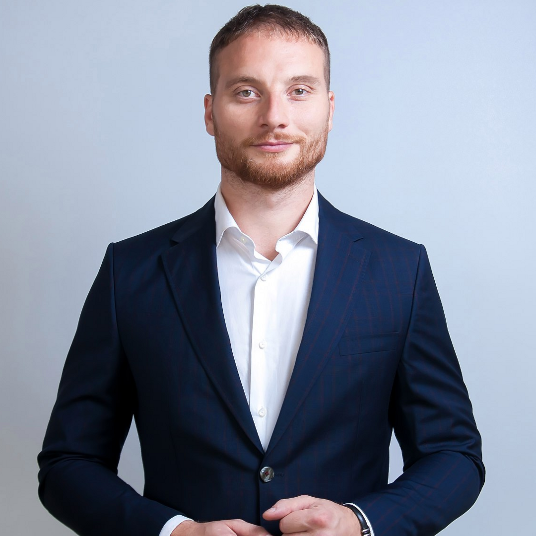 Алексей Антонов