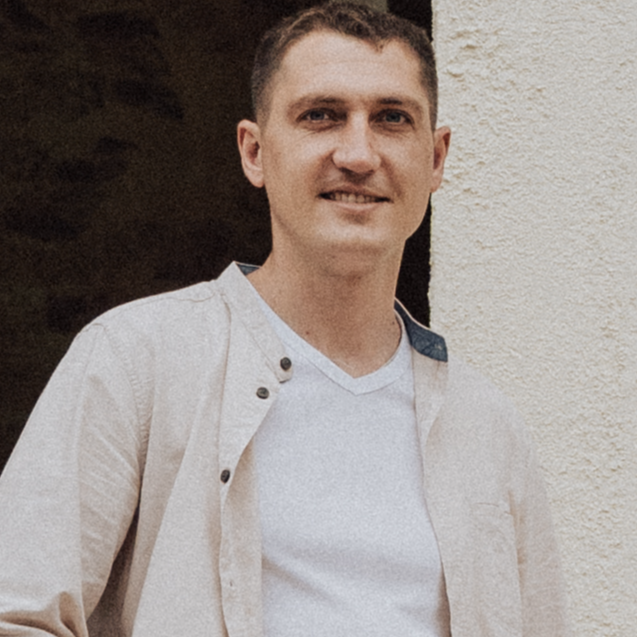 Александр Иванов