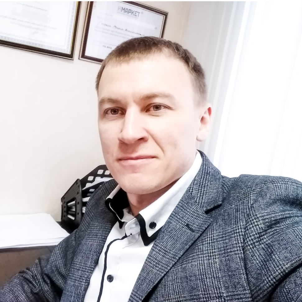 Максим Головин