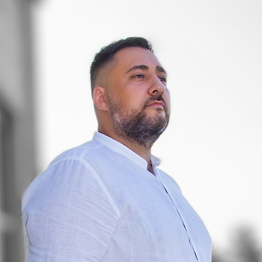 Денис Гуков