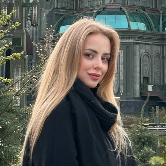 Ксения Зайсунова