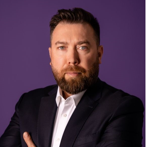 Роман Звездин