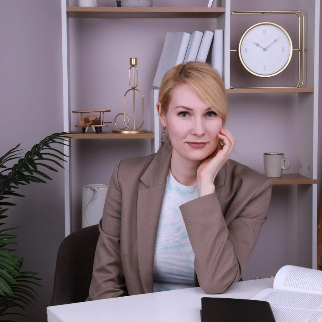 Алёна Боброва