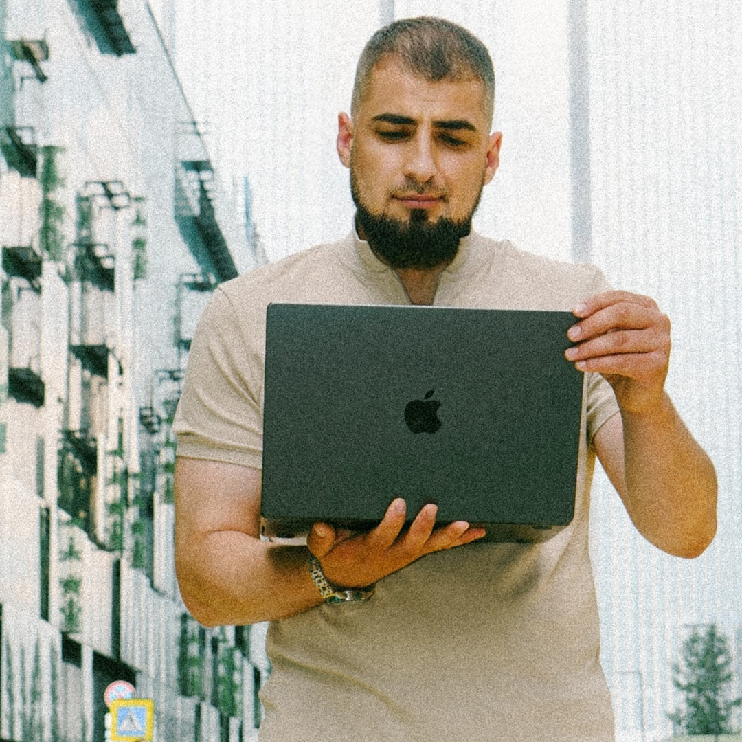 Виджай Халилов