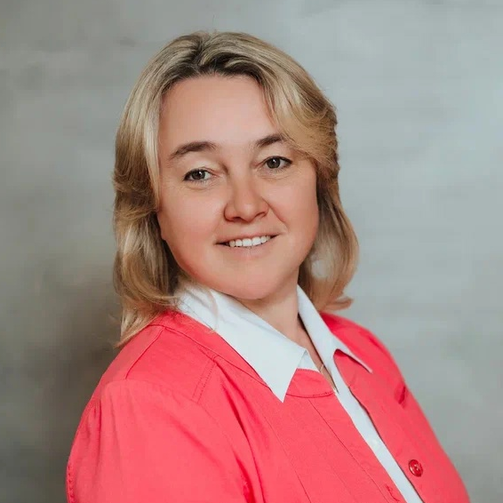 Нина Южакова