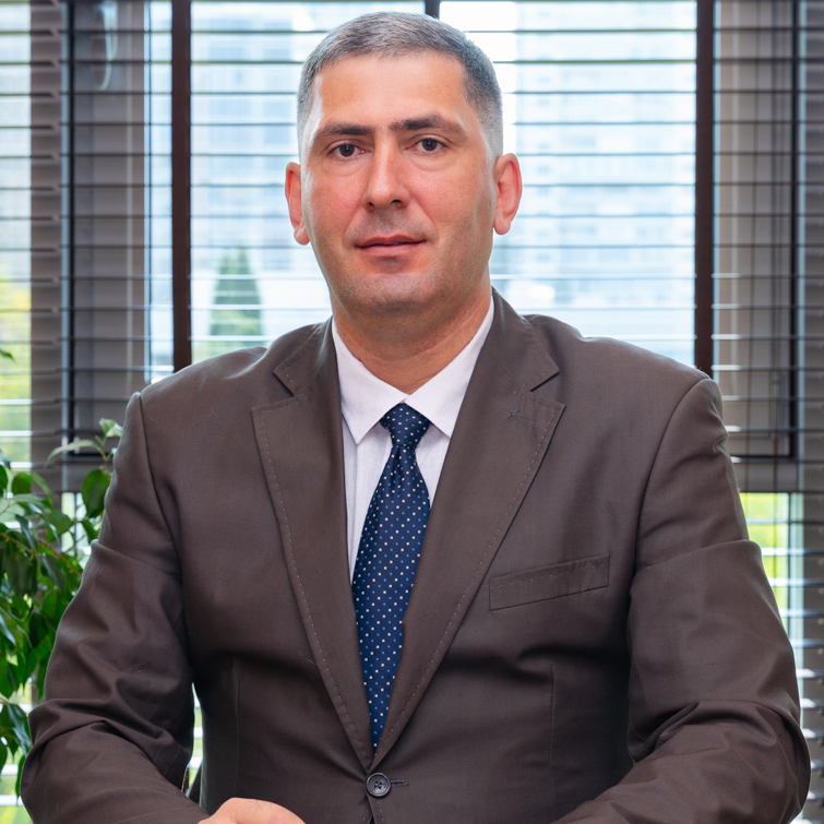 Армен Акобян