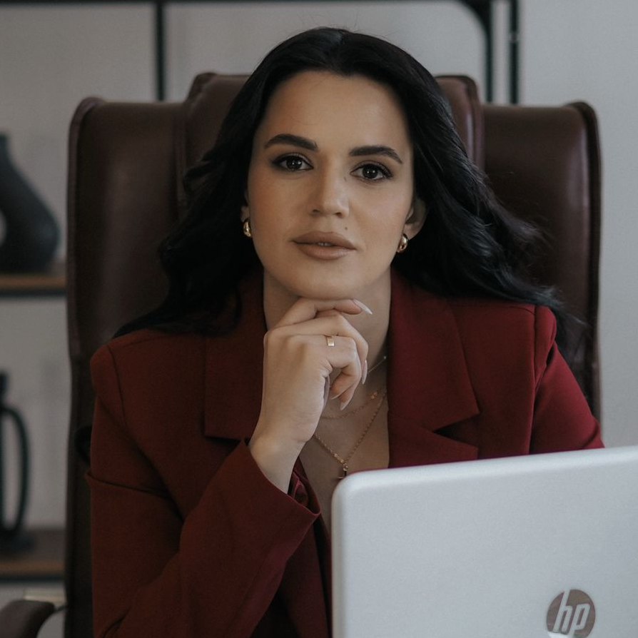 Александра Бутовец