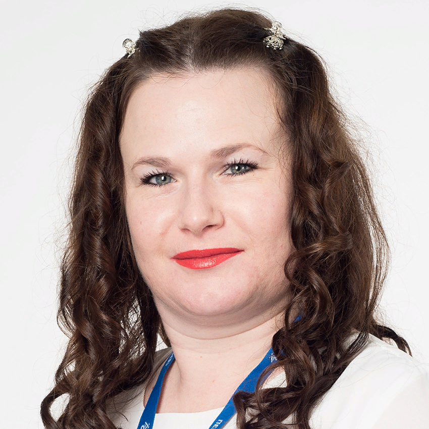 Елена Жарова
