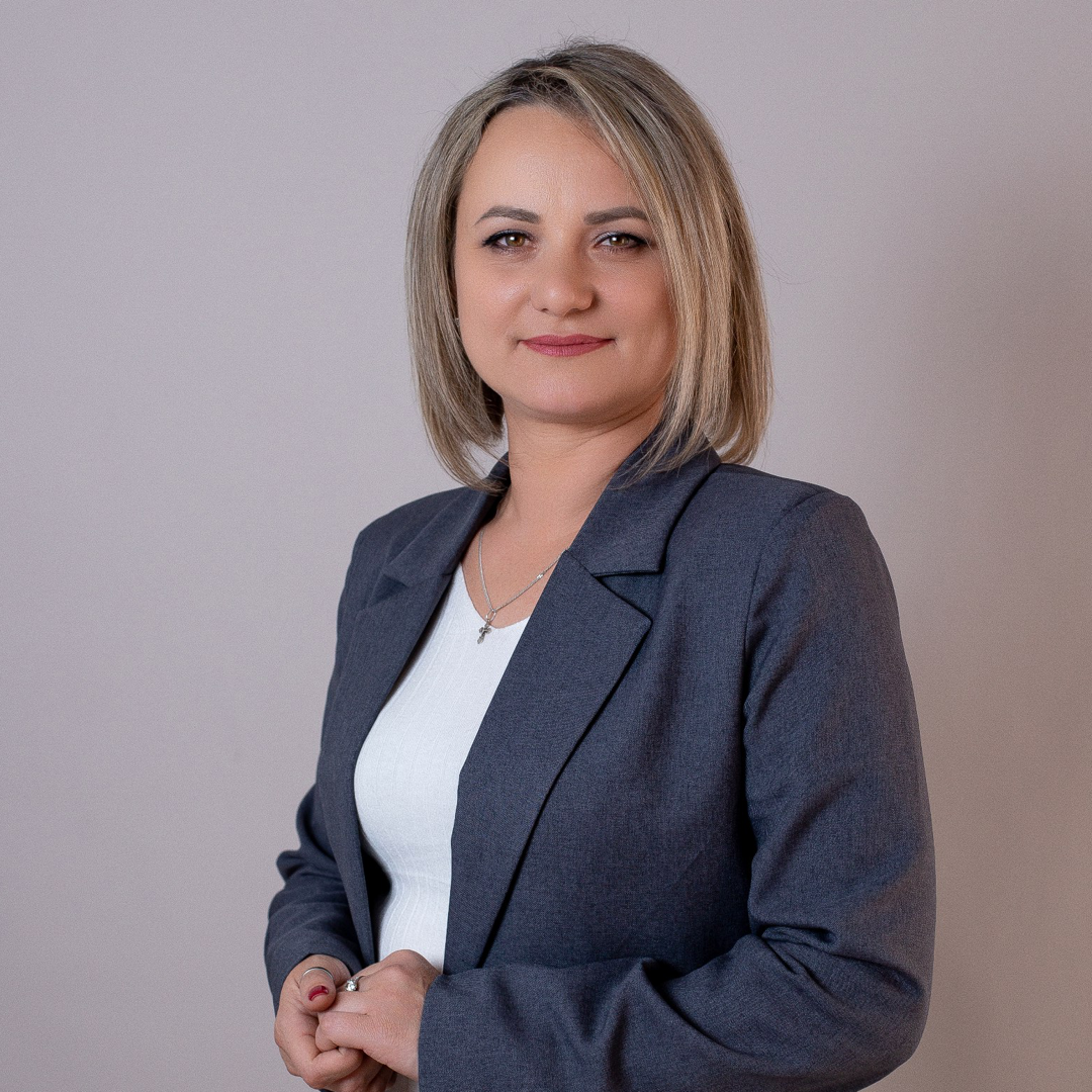 Елена Попова