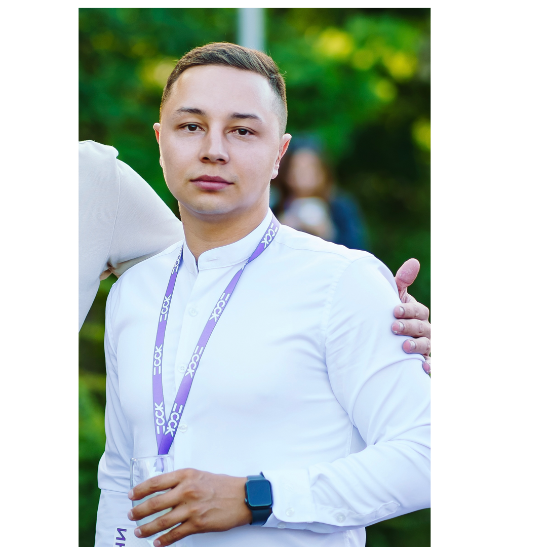 Андрей Максимов