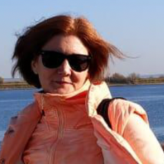 Лариса Суворова
