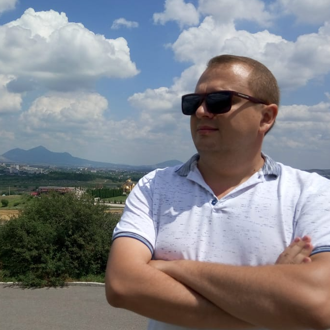 Денис Коваленко