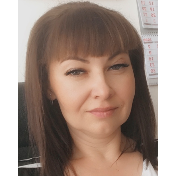 Яна Попова
