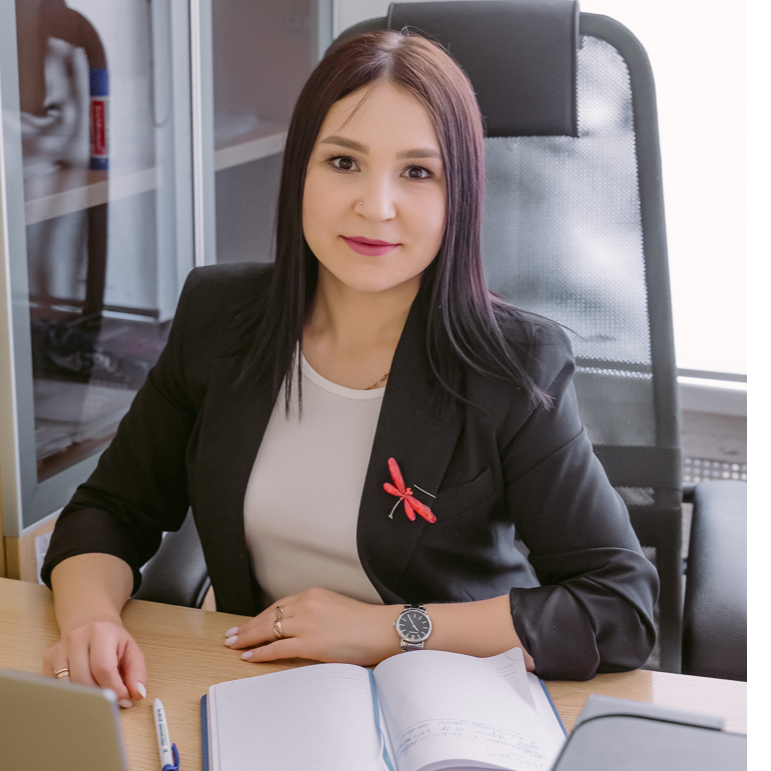 Алина Микунова