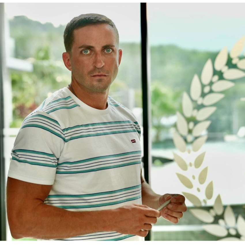 Александр Ратников