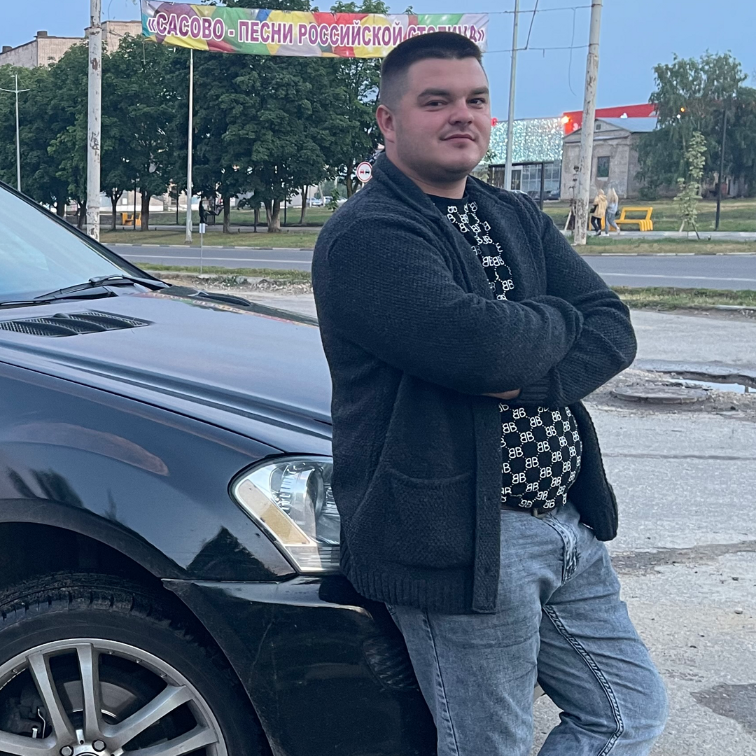 Егор Ларионов