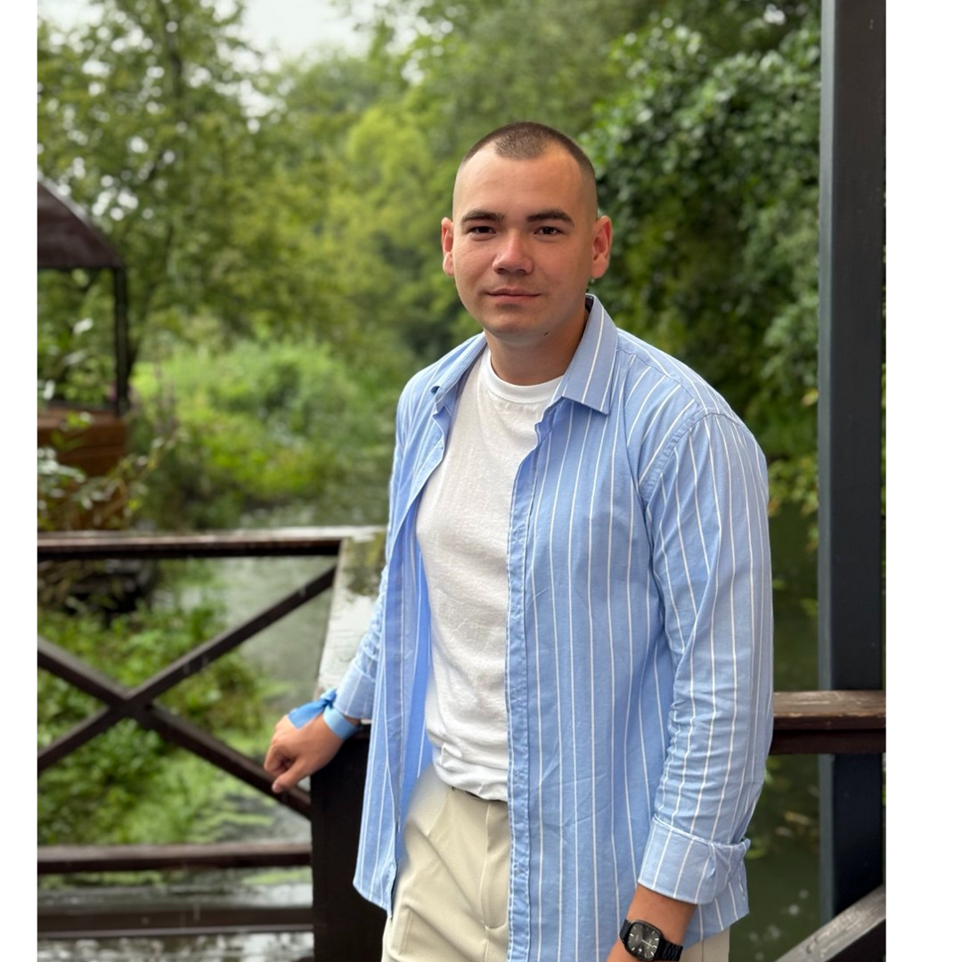 Данила Мануйлов