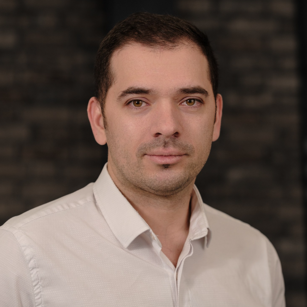 Руслан Семенов