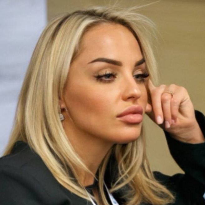 Елена Соколова