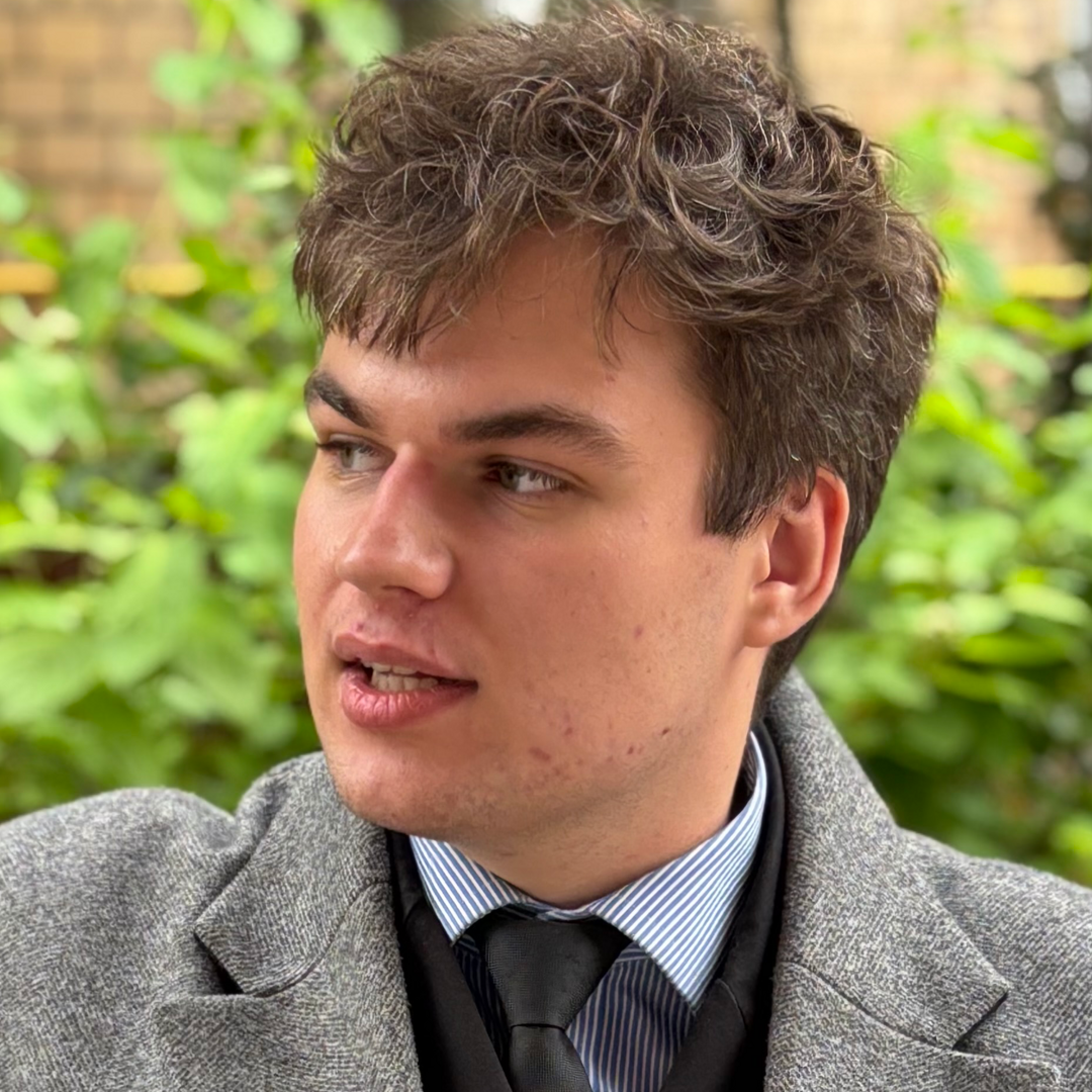 Данила Хватов