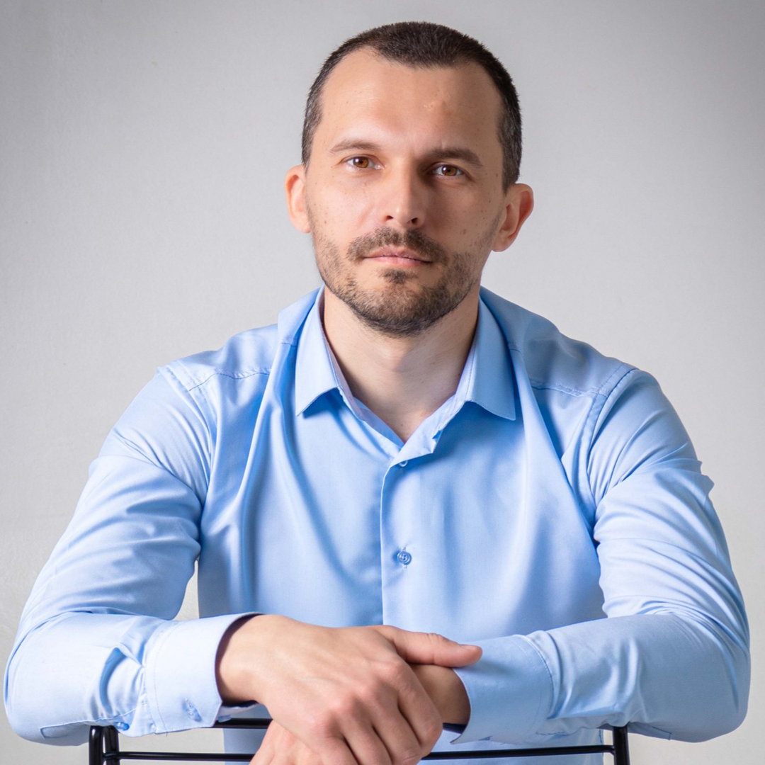 Владислав Петров