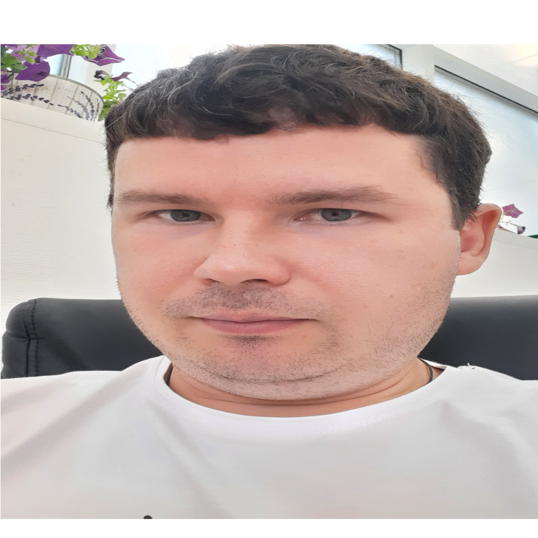 Олег Пономарев