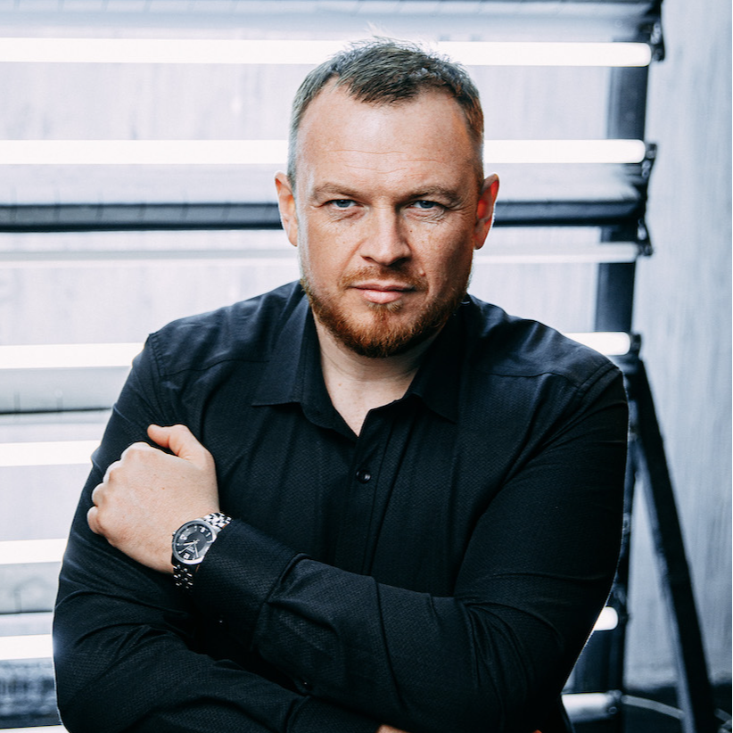 Виктор Романов