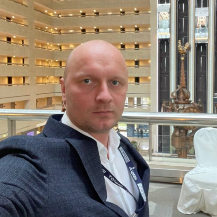 Евгений Лонин