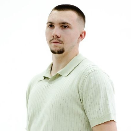 Роман Храмов