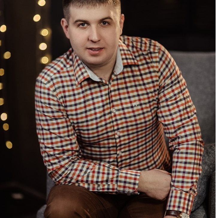 Александр Следников