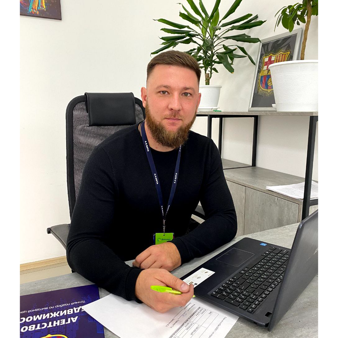 Артём Попов