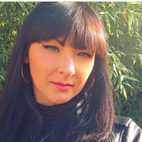 Марина Попова