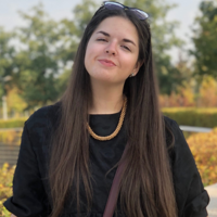 Полина Сурова