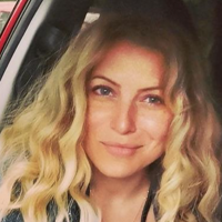 Анна Максимова