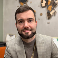 Игорь Колесников