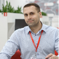 Александр Ефремов