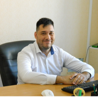 Евгений Тихонов