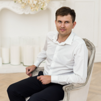 Антон Лариошин