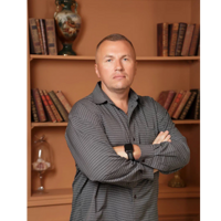 Роман Орешков