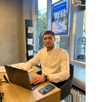 Роман Ефремов