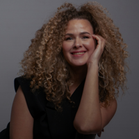 Елена Толстова