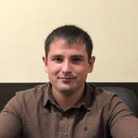 Максим Перов