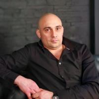 Дмитрий Дададжанов
