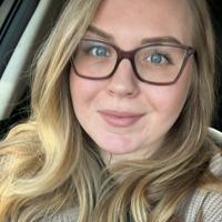 Алёна Веселова