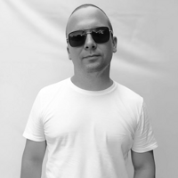 Андрей Толстенко