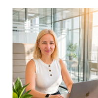 Елена Невоструева