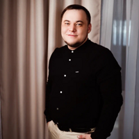 Михаил Петров