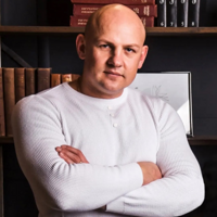 Денис Зубров